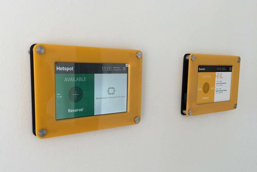 Tablet Frame Design Designer frames for tablets running the MeetingRoomApp | Moris.cz