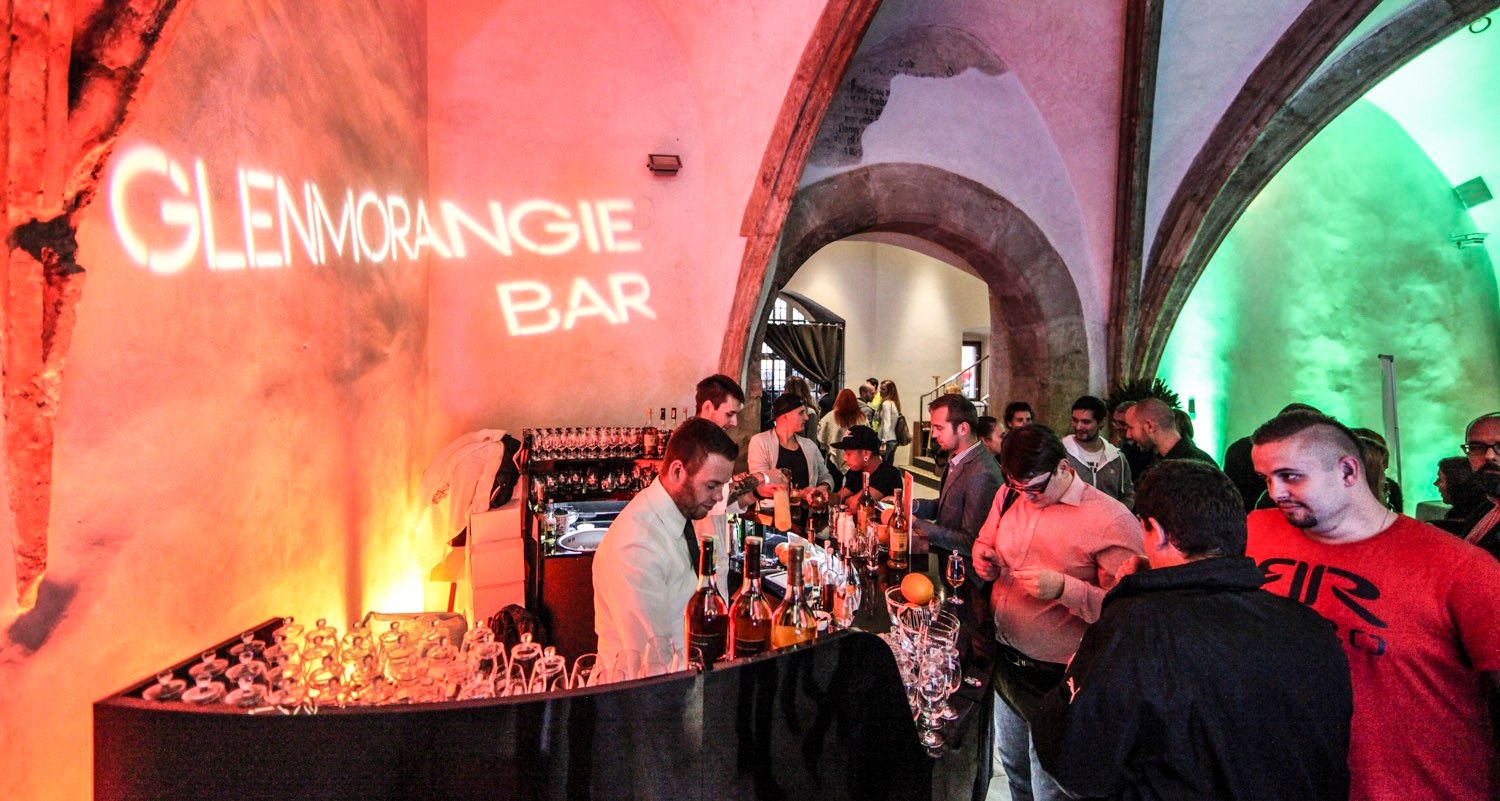 Die Mo&euml;t Hennessy Bar l&auml;dt bei Veranstaltungen zur Verkostung von Premiumprodukten ein